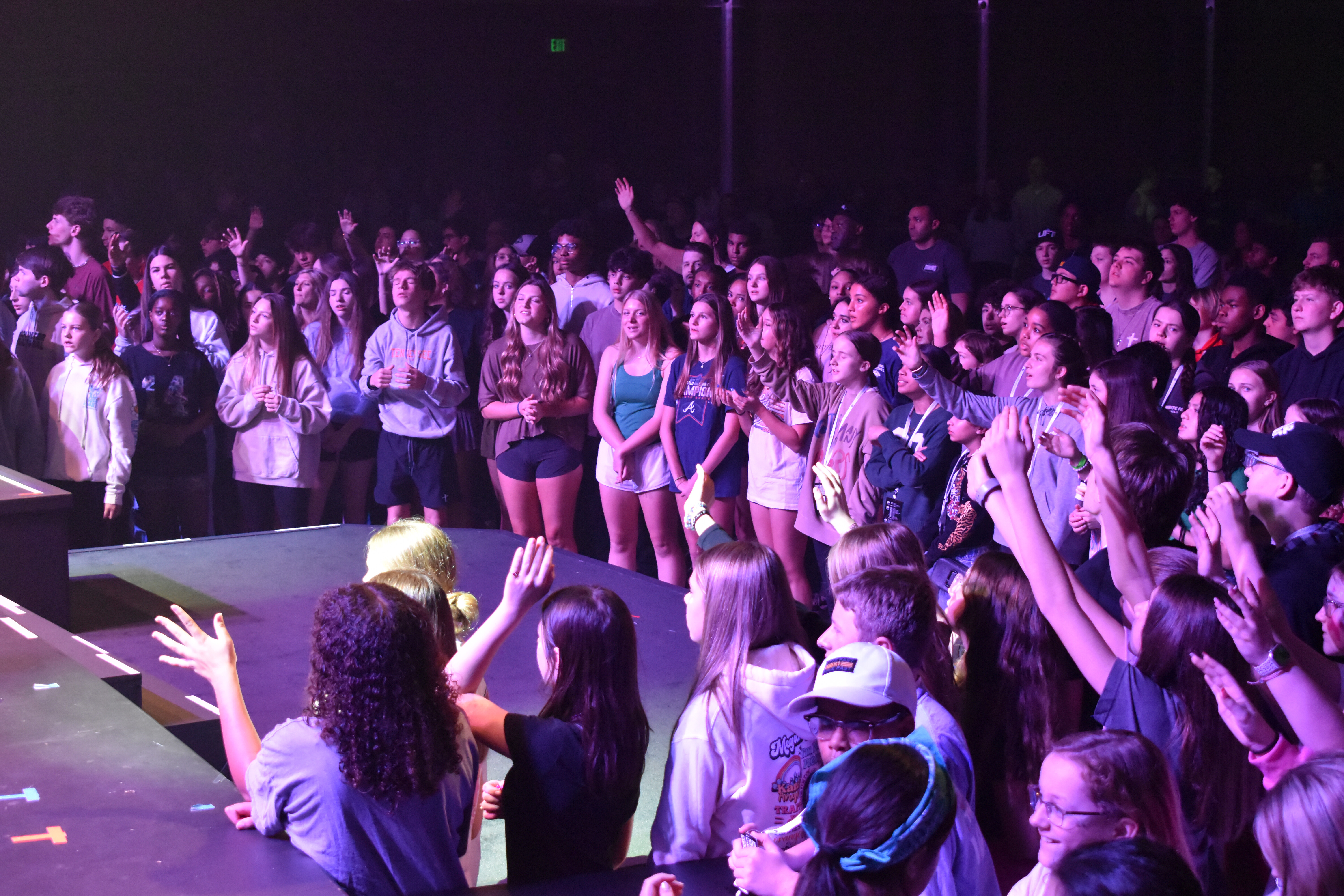 Students worshipping during LIFT