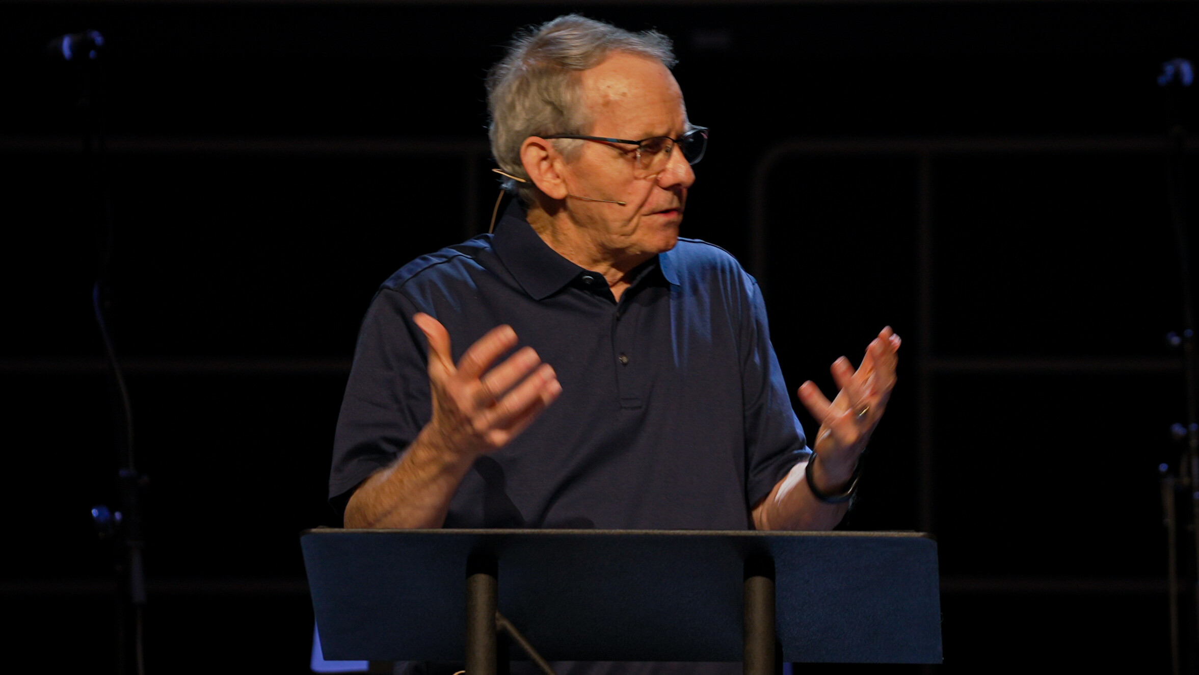River Oaks Community Church
