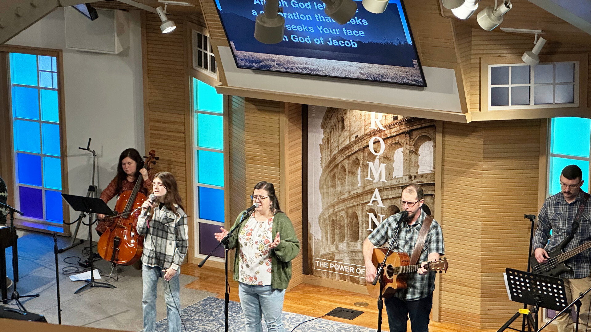 Shelton FBC church family worshiping