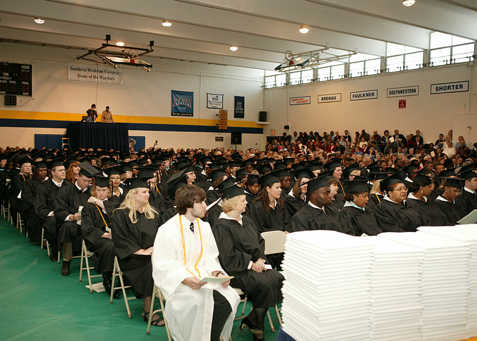 Southern Wesleyan congratulates more than 400 graduates