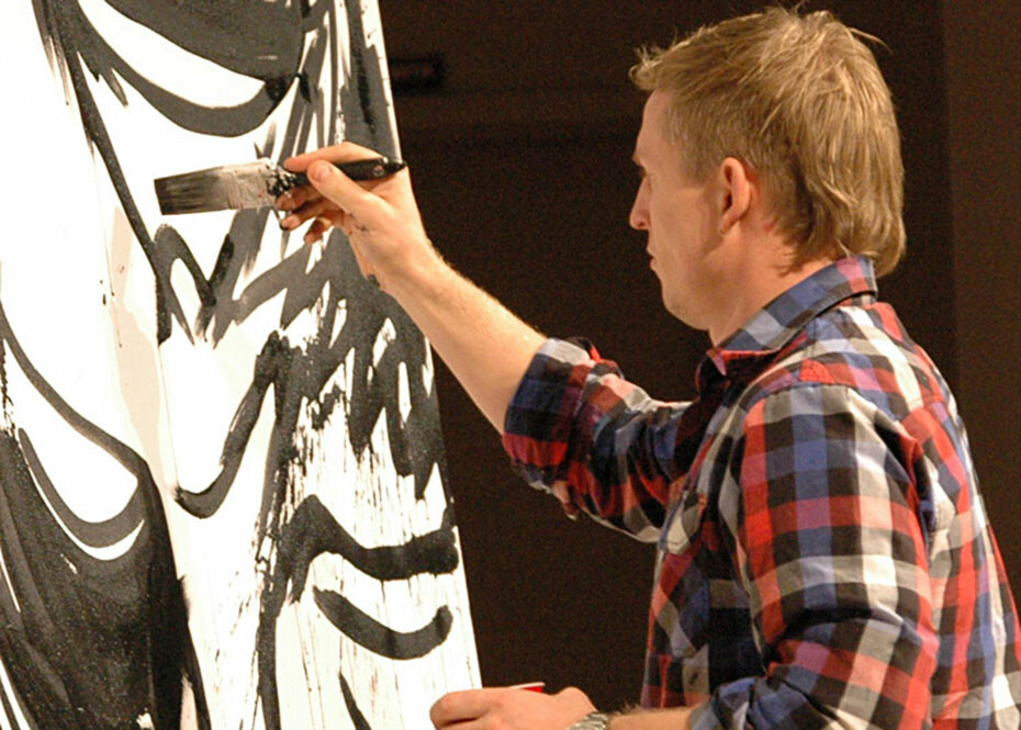 Speaker-artist presents "graphic" portrayal of Christ