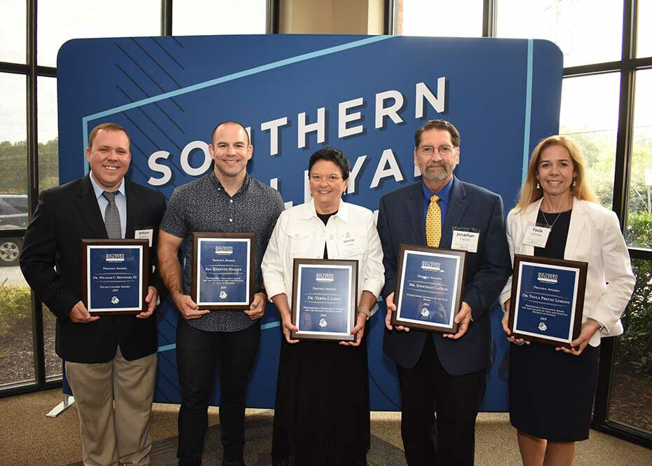 SWU recognizes 2019 outstanding alumni 