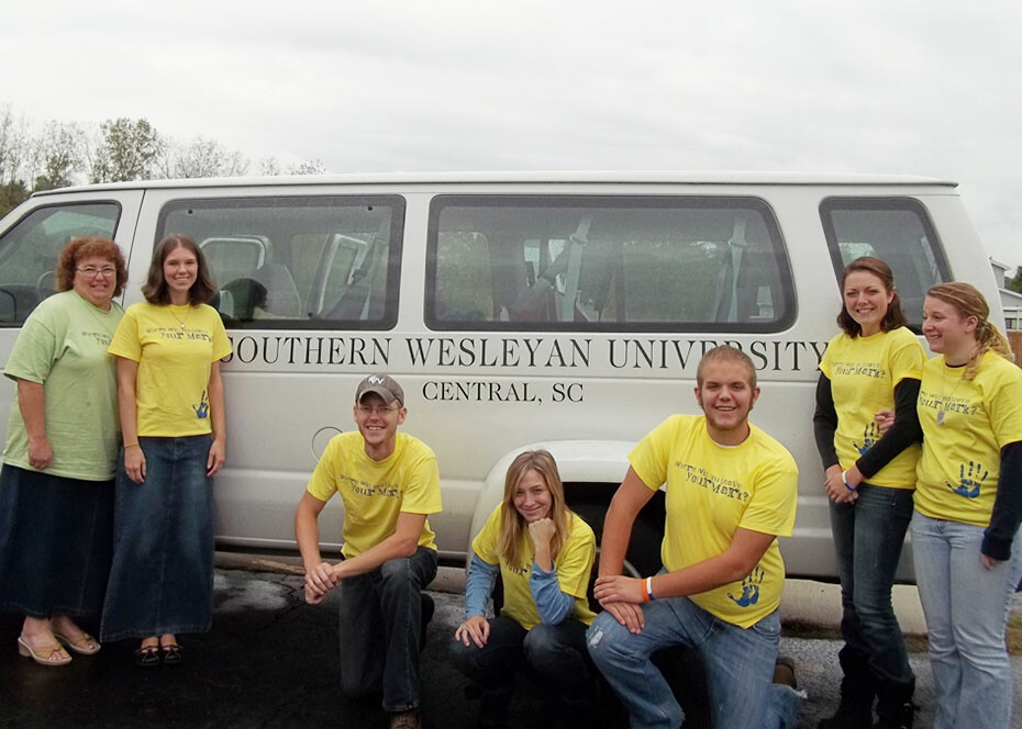 SWU students spend fall break helping flood victims