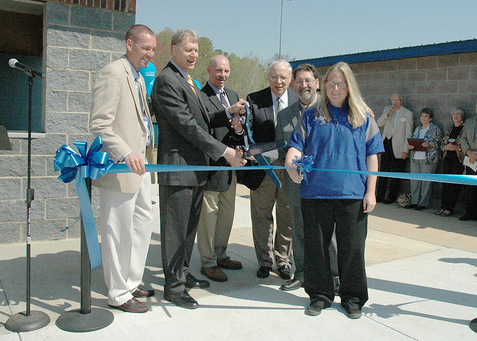 Southern Wesleyan cuts ribbon for softball facility buildings