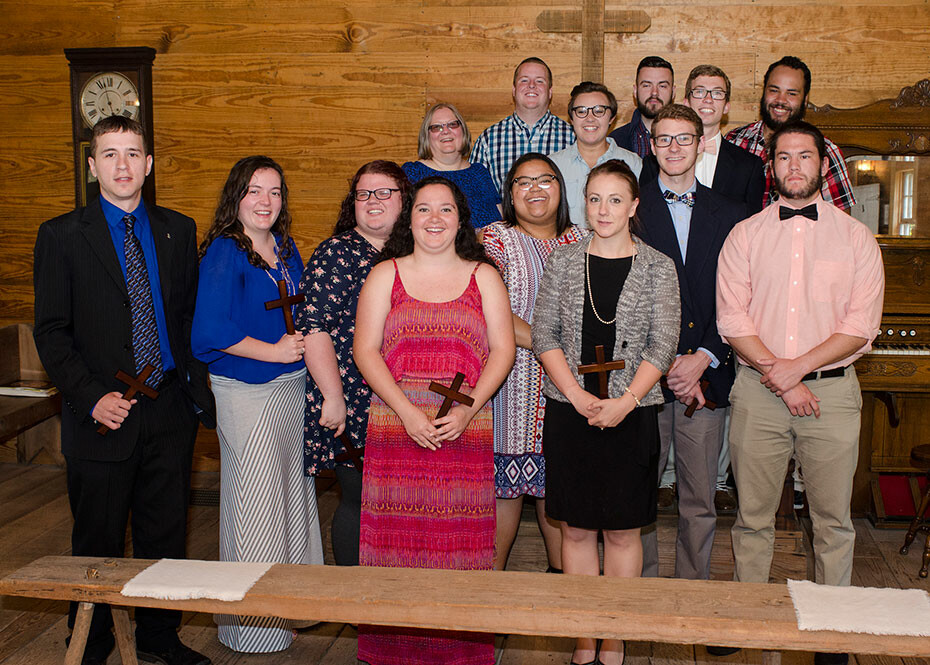 2016 graduating religion students commissioned