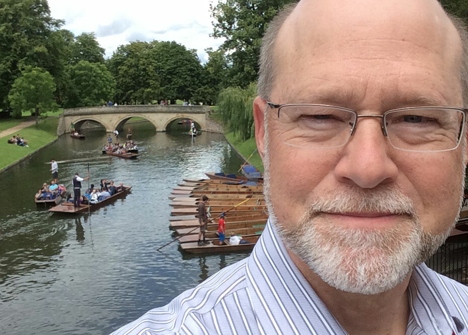 SWU professor presents at Cambridge, Oxford