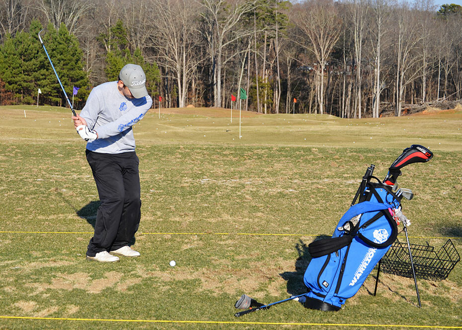 SWU golf team practicing on campus