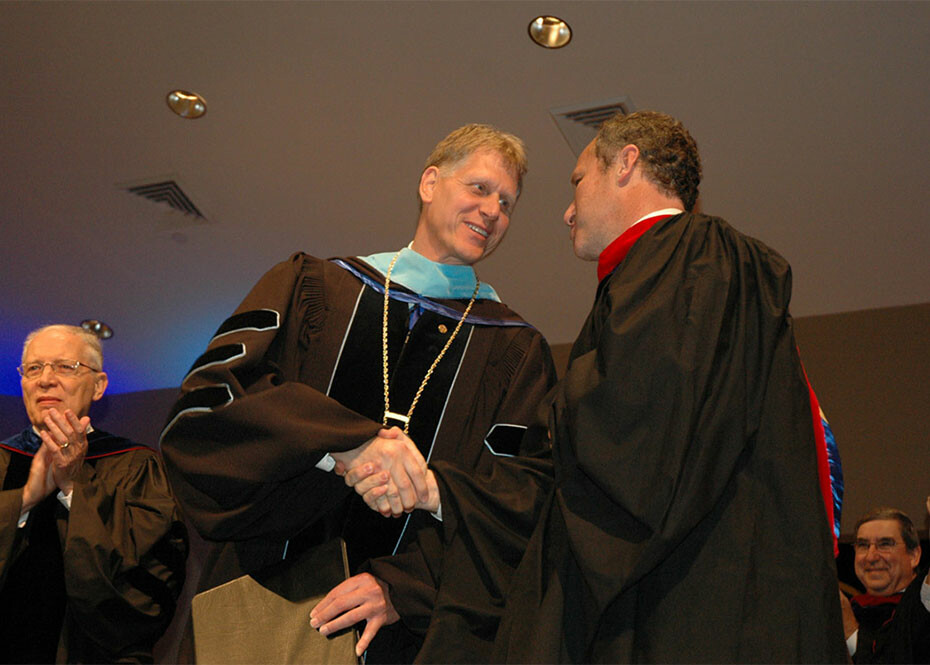 Southern Wesleyan University inaugurates Voss as 18th president