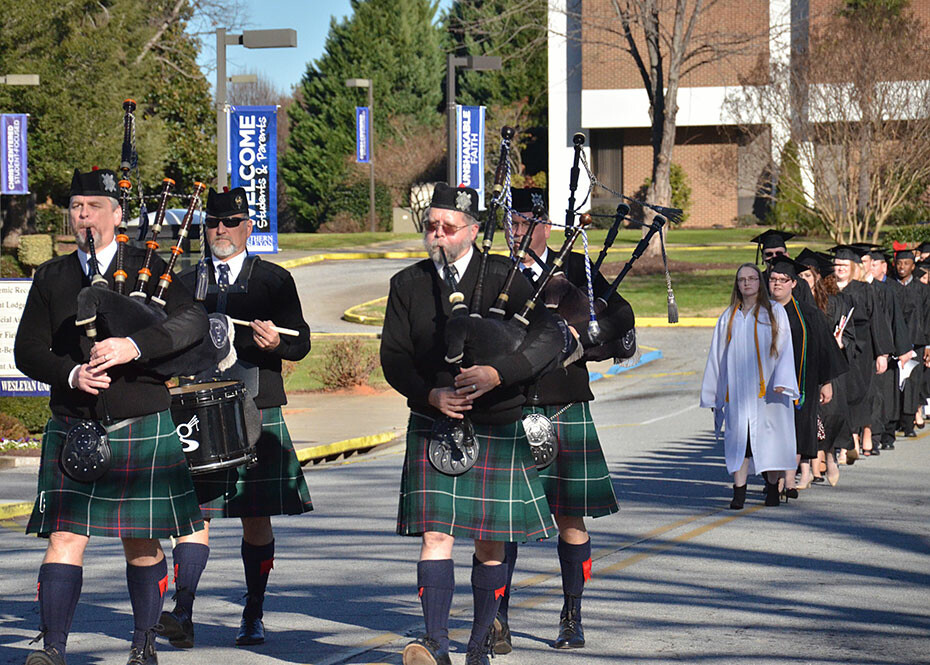 262 receive degrees during December graduation at SWU