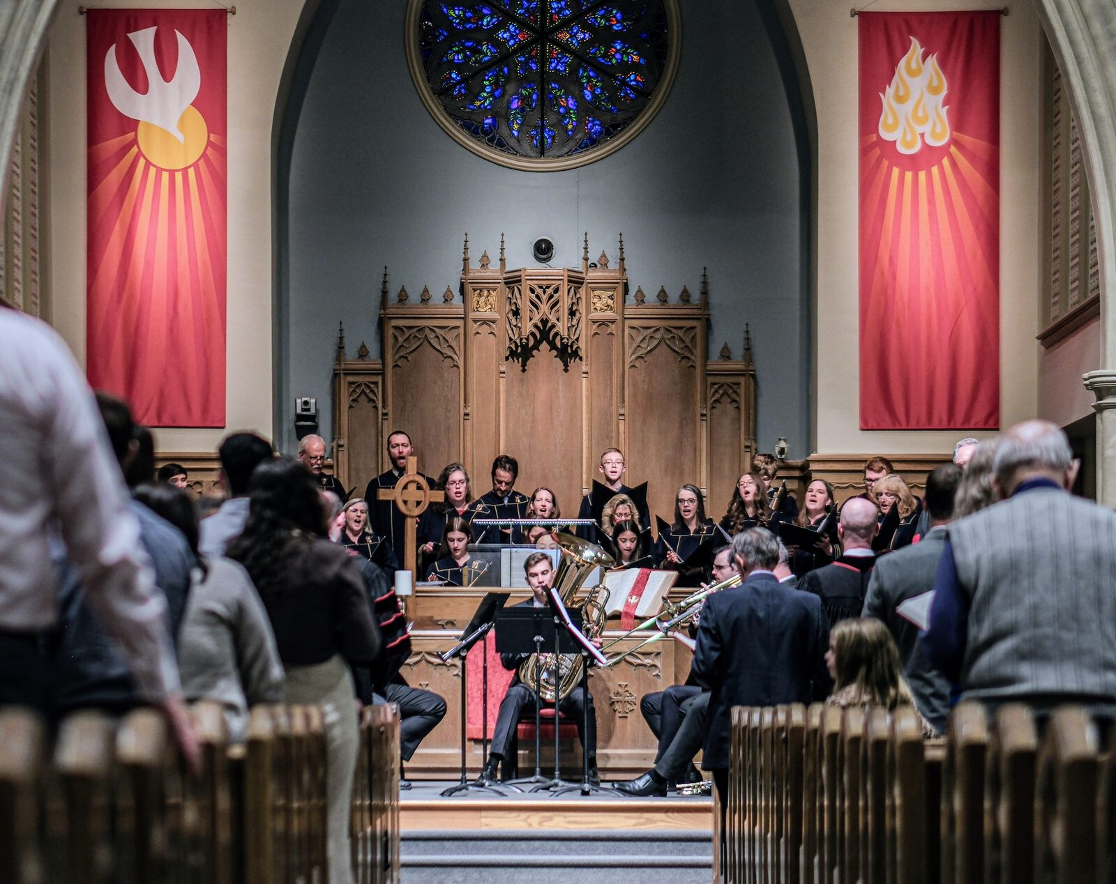 The choir and congregation in worship at Beverly Heights Presbyterian Church