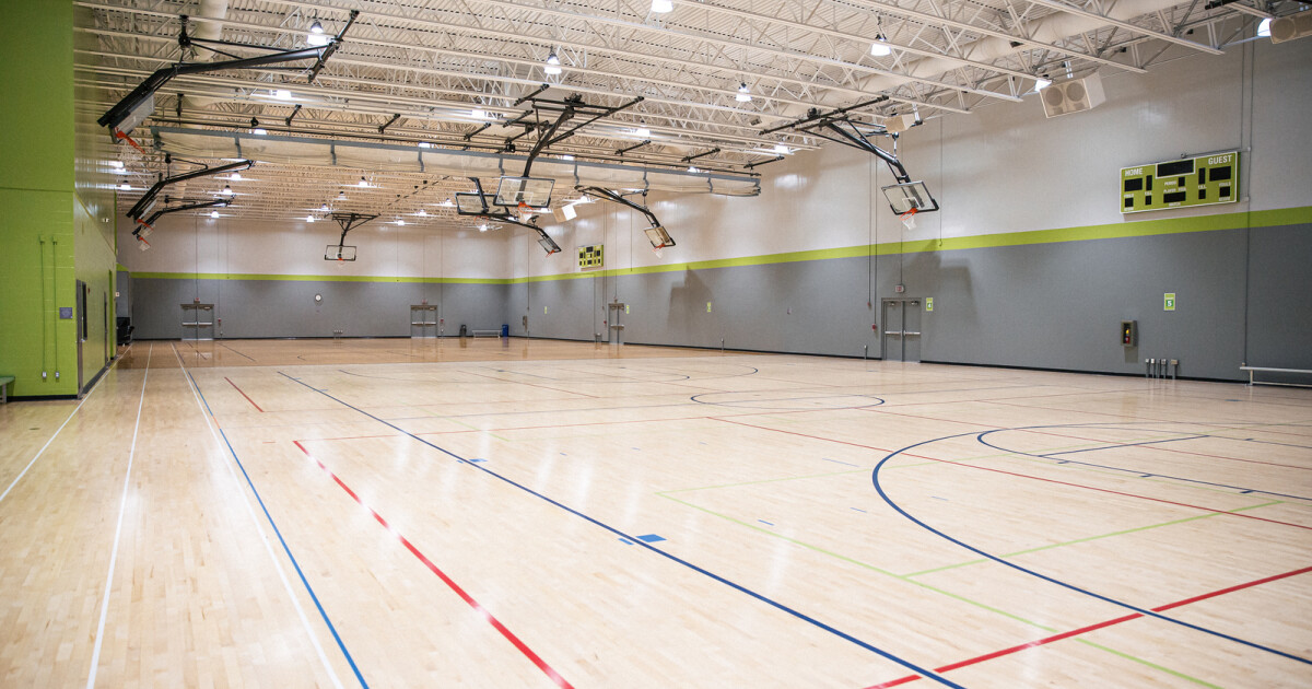 You can reserve a cross court for basketball or volleyball. Reservation spots available at the day/time below.
Thursdays: 5:30 -7 :30 p.m. (4 courts available)
Guidelines:
Reservation for 1 cross court...
