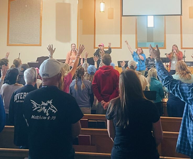 Berean-Youth-Alaska-Missions-worship-time