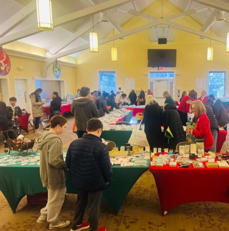  Shopping at the PW Holly Fair 2024!