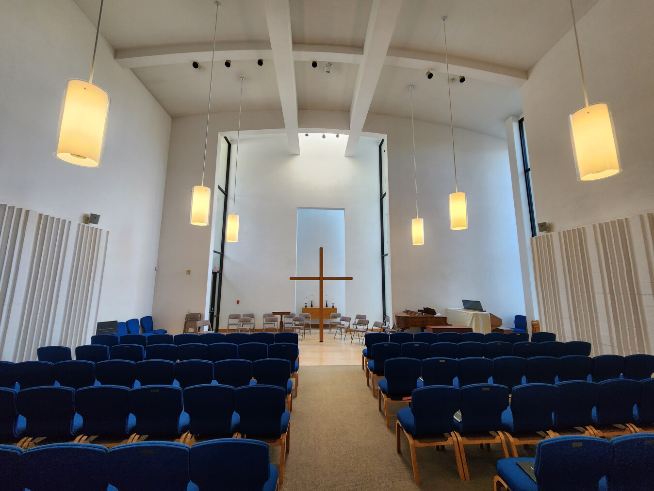 inside of First United Methodist Church of San Diego sanctuary