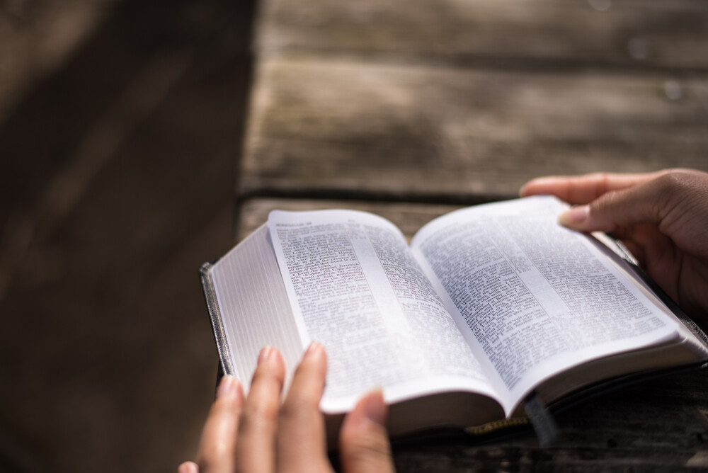 reading-and-studying-God's-Word