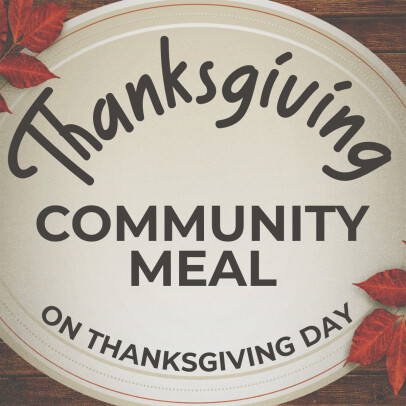People receiving Thanksgiving meals