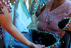 Giving-out-the-Wonderbag-oven