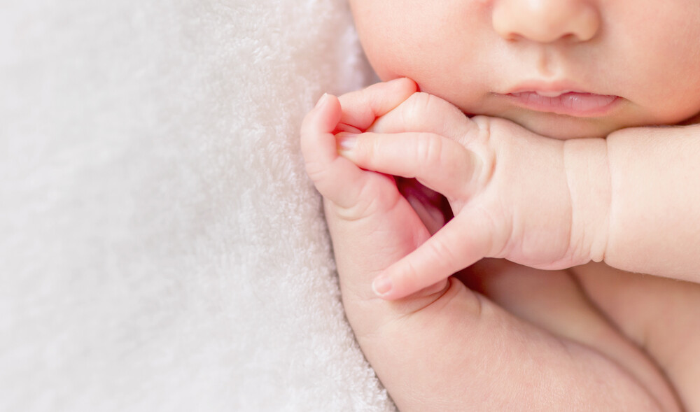 close-up-of-newborn-baby-fast-asleep