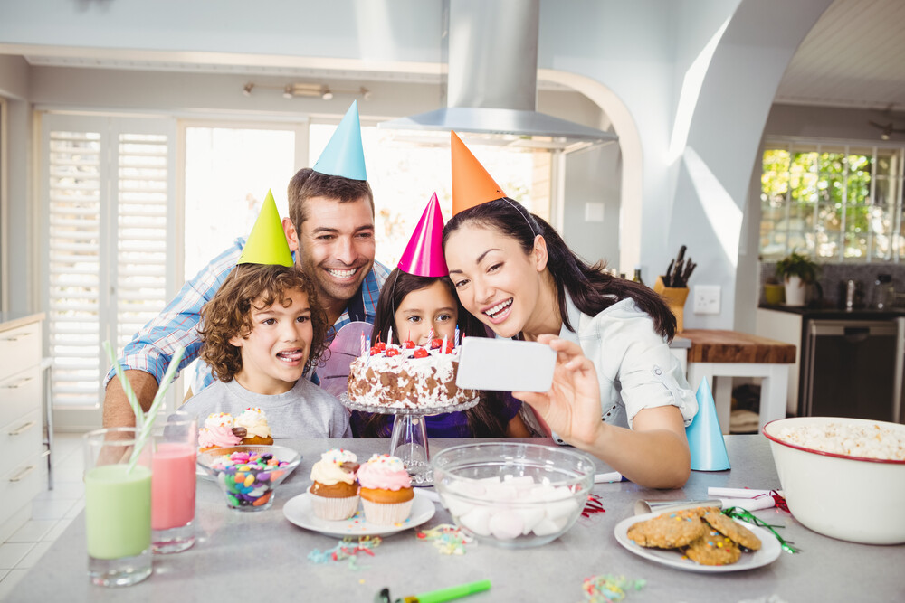 young-family-celebrating-daughters-birthday