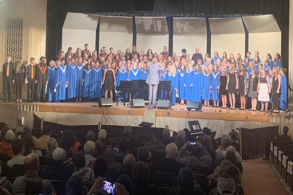 really big choir on stag