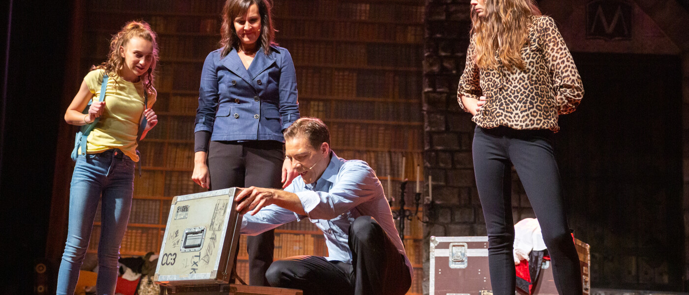 MYSTERY Lights Up Productions Inc.