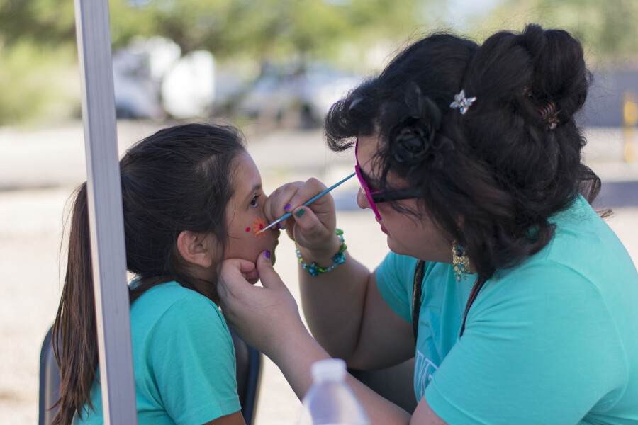 face painting (m) face painting (m)