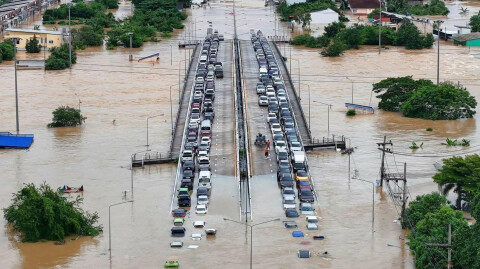Flood Relief in Hat Yai