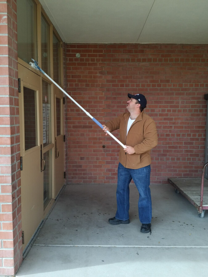 Cleaning windows 4