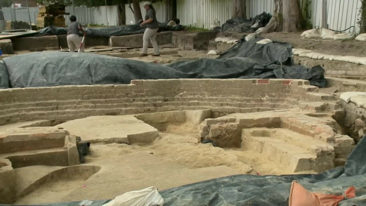 Archaeologists uncover 63 unmarked graves of African Americans in Williamsburg