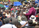  Episcopales dan publico testimonio frente a un centro de detención de inmigrantes