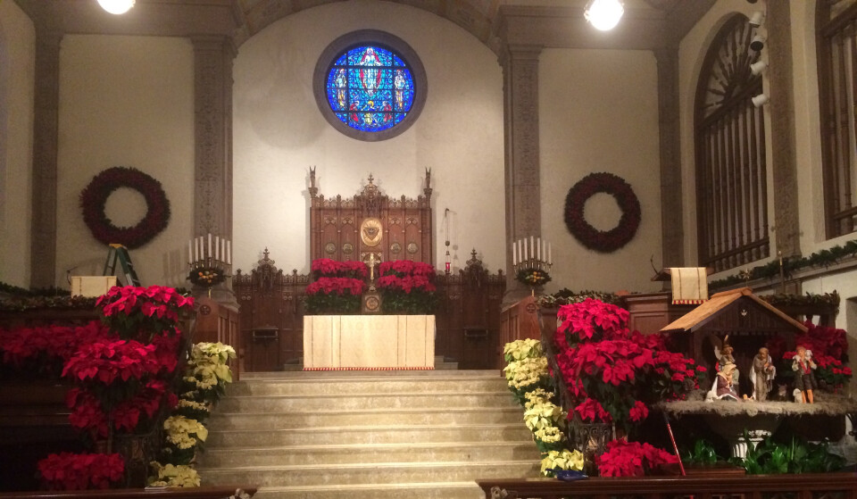5:00 pm - Christmas Eve Candlelight Service  (South Lawn)