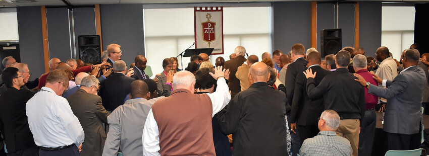 Council of Bishops prays