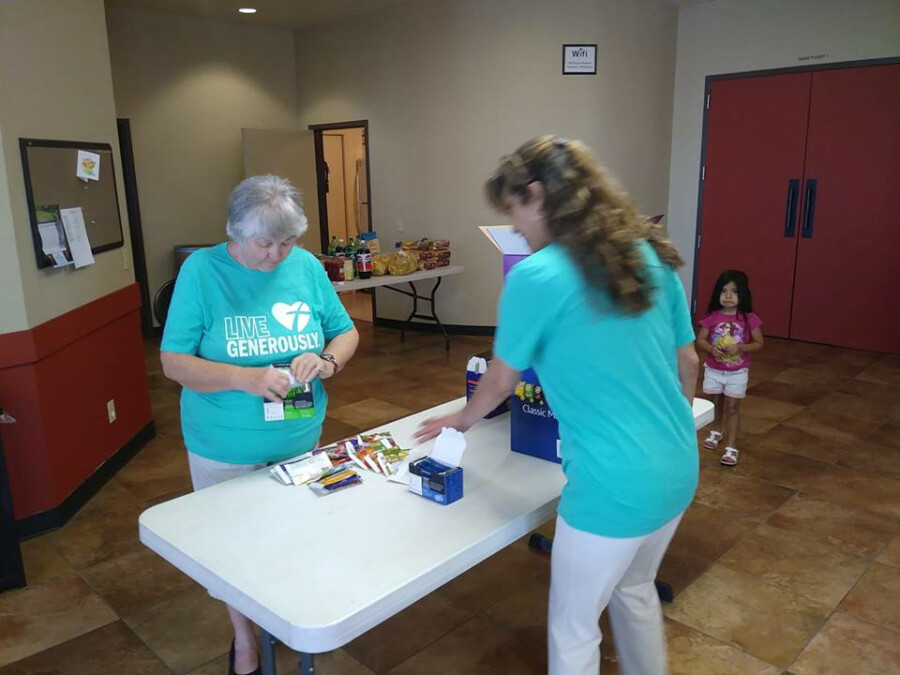 Volunteers assembling baskets 1 Volunteers assembling baskets 1