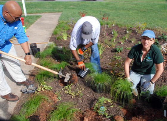 Colesville UMC dedicates their new Rain Garden