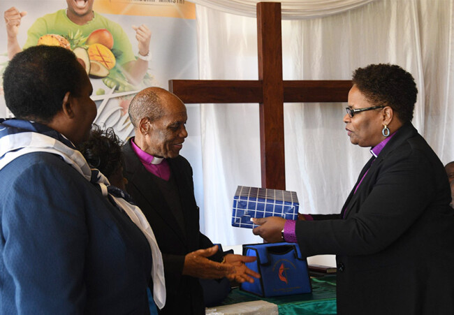 Bishops Nhiwatiwa and Easterling